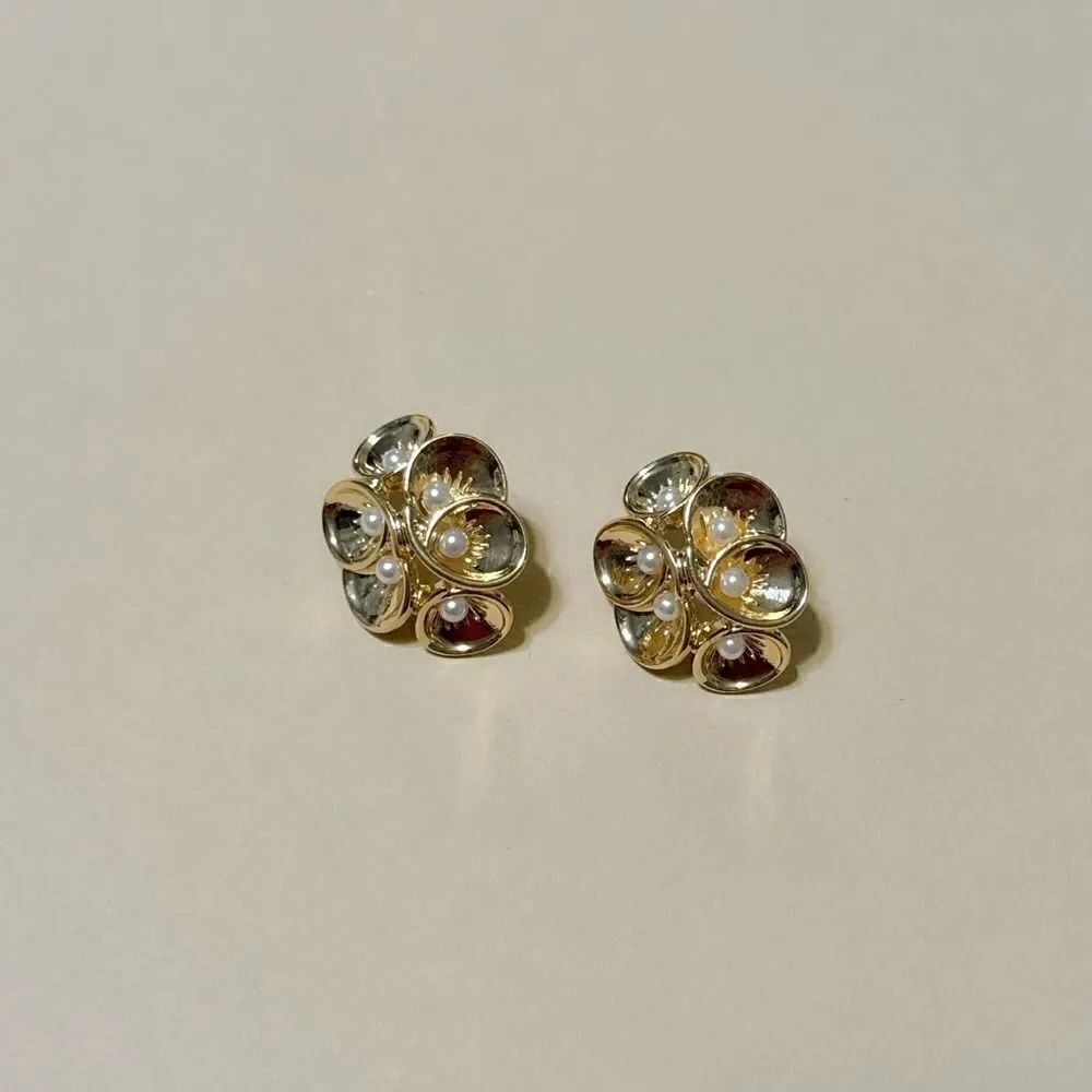 Pearl flower earrings N820